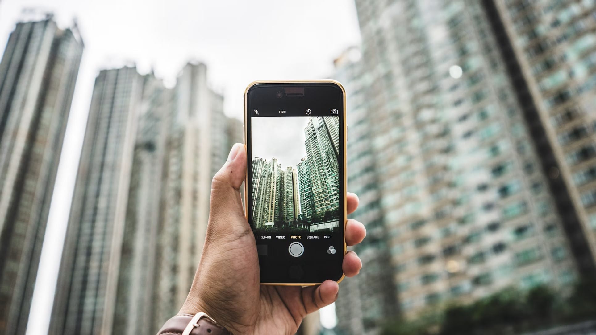 3 redenen om ’s ochtends niet meteen op je telefoon te kijken