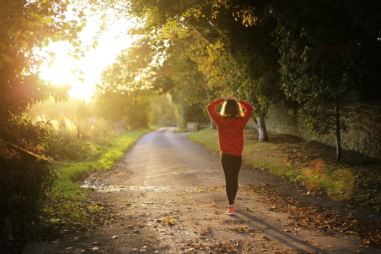 Ecco come tonificare la parte superiore del corpo mentre cammini